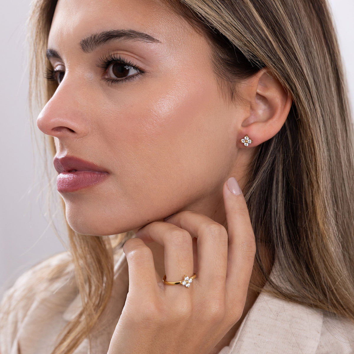 Mini blossom earrings gold 18K