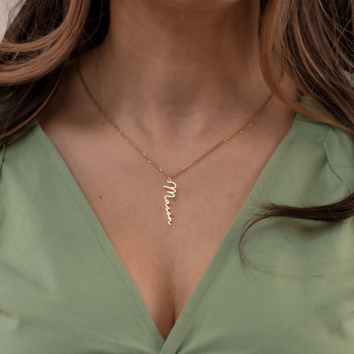 Vertical name necklace rosé gold